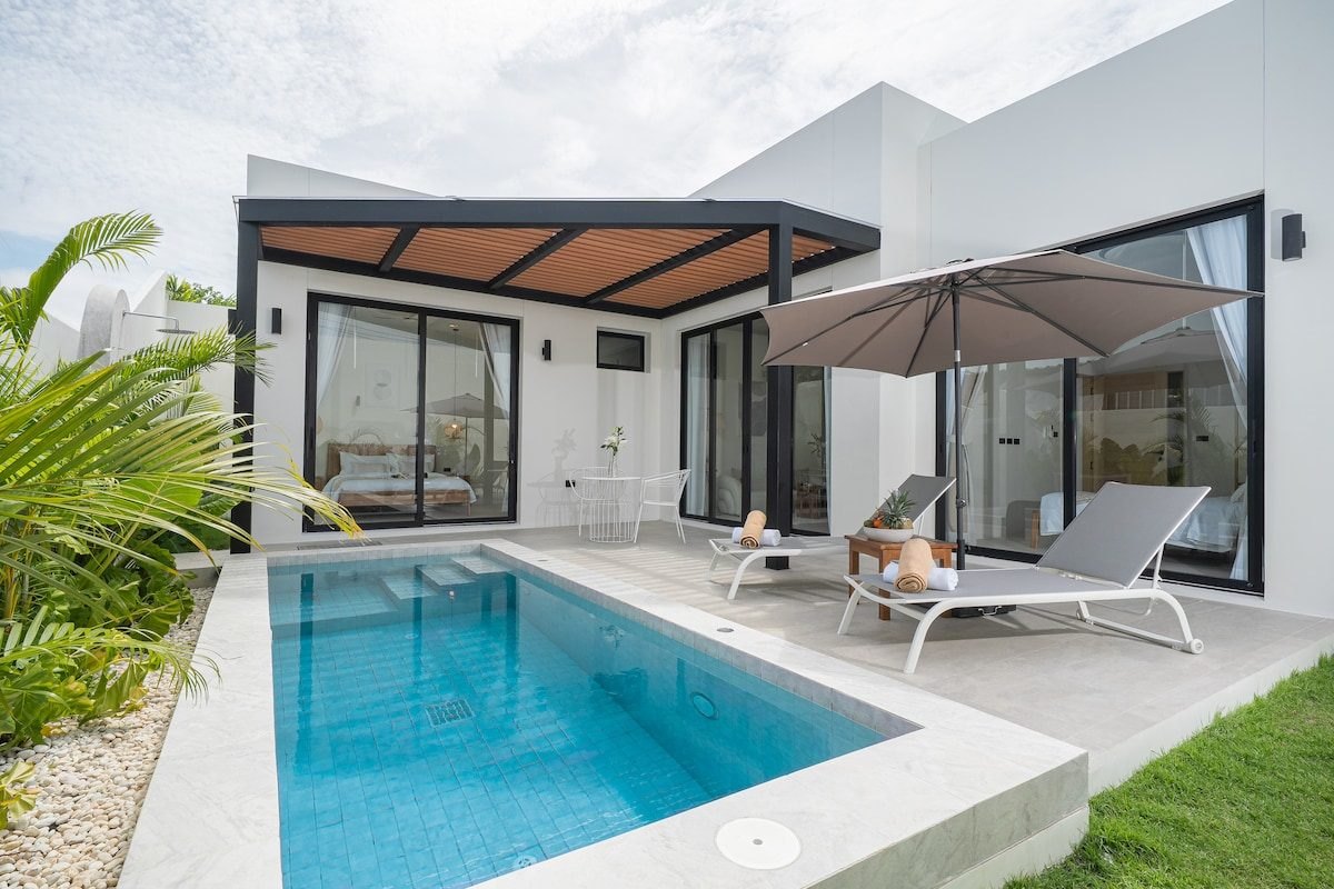 Private pool at a Bang Tao villa in Phuket