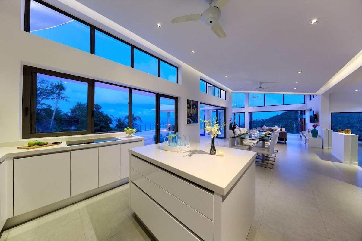 Kitchen island at Villa Maeva